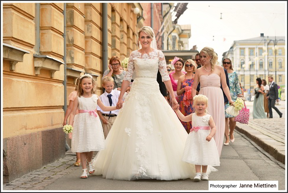 Morsian ja morsiustytöt